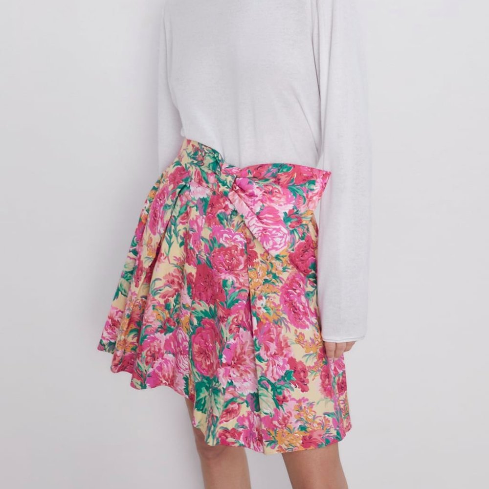 LAST 1! FLORAL PRINT MINI SKIRT - Picture 12 of 14